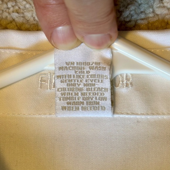 Women's Long Sleeved Button Down White Shirt; Size Medium - Picture 6 of 6